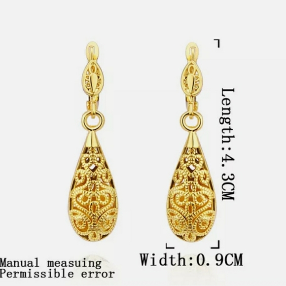 FIRM  18k Gold Plated Vintage Earrings - Picture 5 of 5